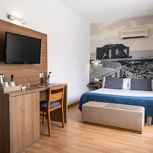 3* מלון Adonis Plaza